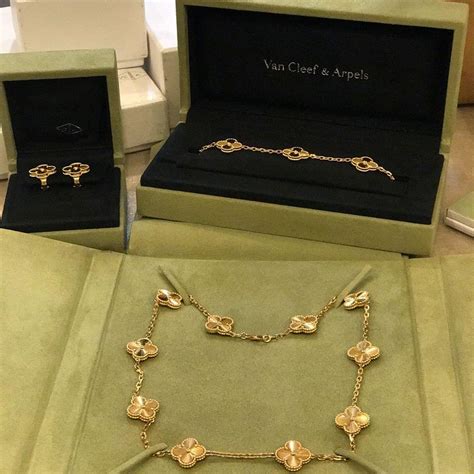 Van cleef arpels dubai
