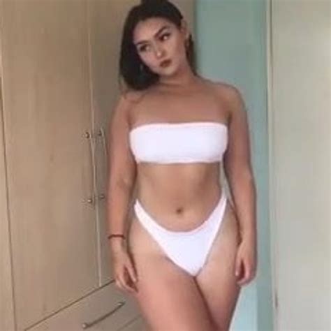 Laura O Przymierzanie Bikini Pawg Edycja Fap Xhamster