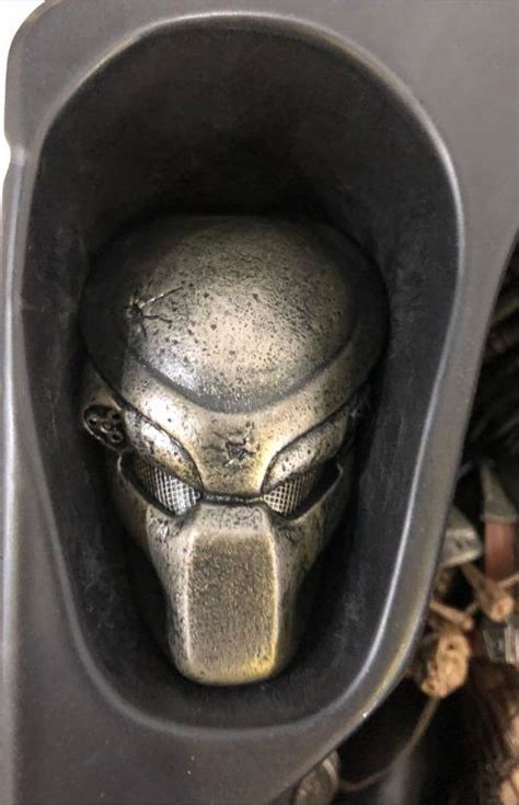 HOT TOYS MMS90 PREDATOR 14 INCH ACTION FIGURE Hobbies Toys Toys Games On Carousell