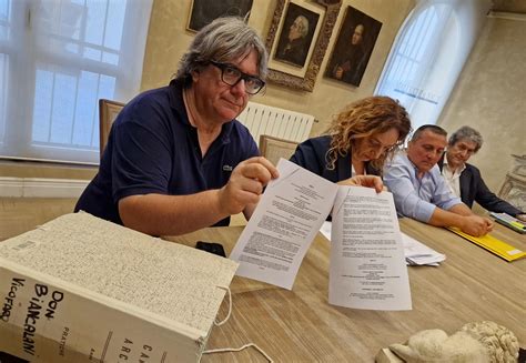 Multa da 20mila euro Tegola su don Biancalani per inadempienze