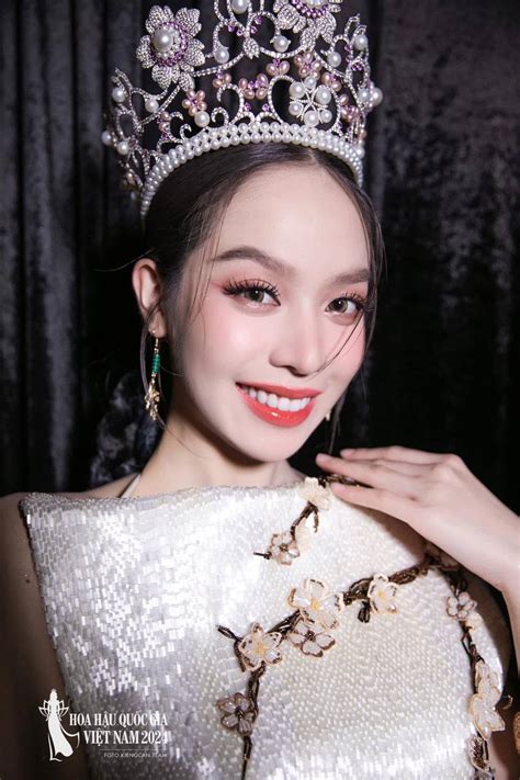 SOOBIN bị soi gia nhập hội follow chỉ mình em danh tính là Hoa hậu hot nhất nhì Vbiz