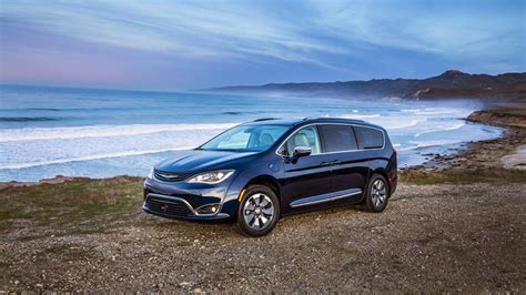 Chrysler Pacifica Hybrid Review Pcmag Uk