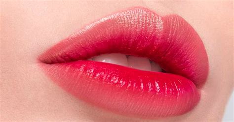 How to Maintain Soft Lips Naturally