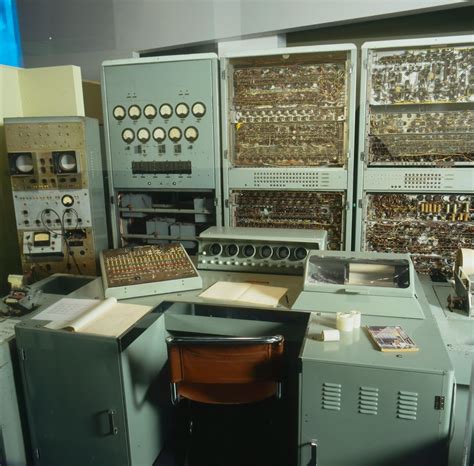 vintage computer pictures   images  unsplash