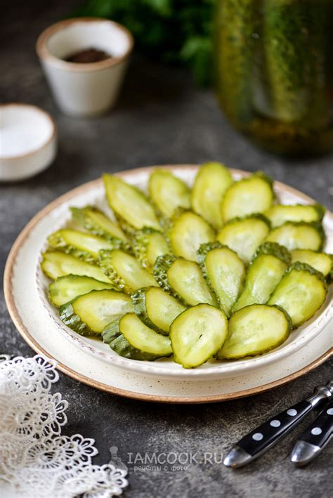 Малосольные огурцы с листьями хрена — рецепт с фото пошагово