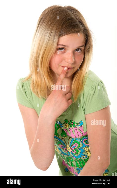 Cute tween young blonde girl Fotos und Bildmaterial in hoher Auflösung Alamy