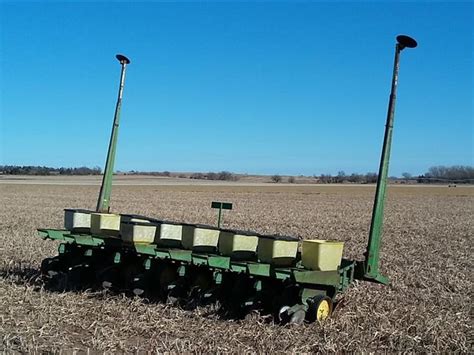 John Deere 7000 8 Row Planter Wmarker Bigiron Auctions