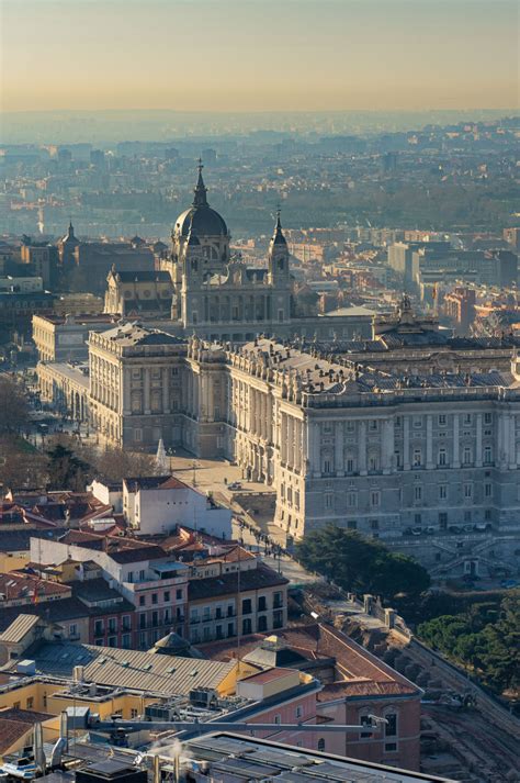 Discover the district La Latina, Madrid - Dovevivo by Joivy