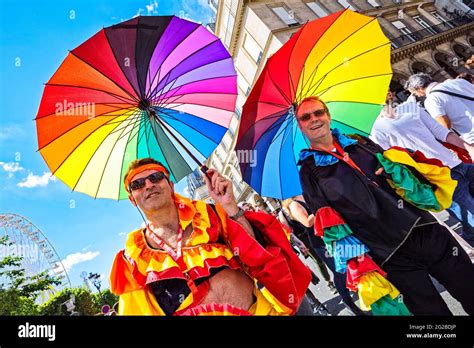 Gay Paris Hi Res Stock Photography And Images Alamy