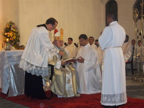 Paróquia de Santa Terezinha do Menino Jesus Ordenação Diaconal do