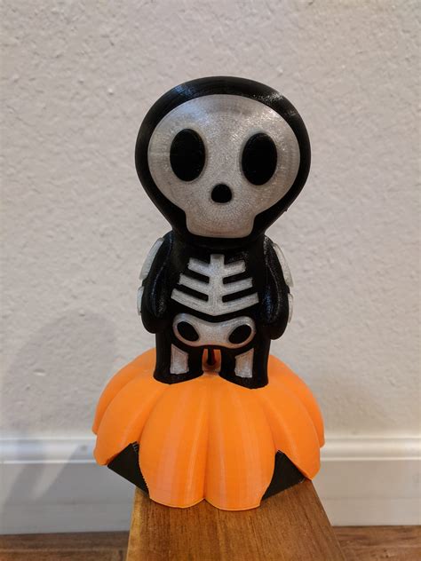 Light Up Skeleton « Jigsaw's Blog