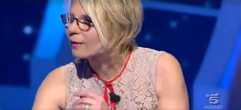 Inedita Maria De Filippi in spiaggia il bikini è sexy Foto Giornale di Sicilia