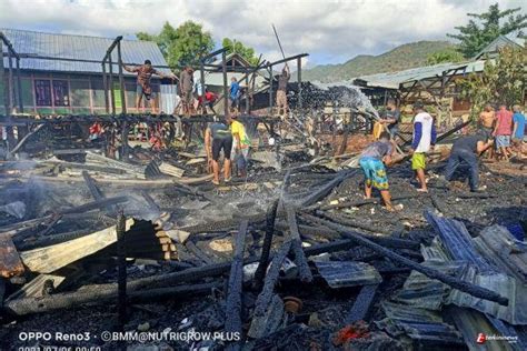 Amukan Si Jago Merah Hanguskan Rumah Panggung 12 Tiang Terkininews