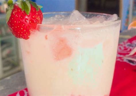 Resep 🍓yakult Strawberry Milk🍓 Oleh Ratisa Adhani Cookpad