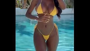 Chica Modelo Bailando En Bikini Follando Fuertemente XVIDEOS