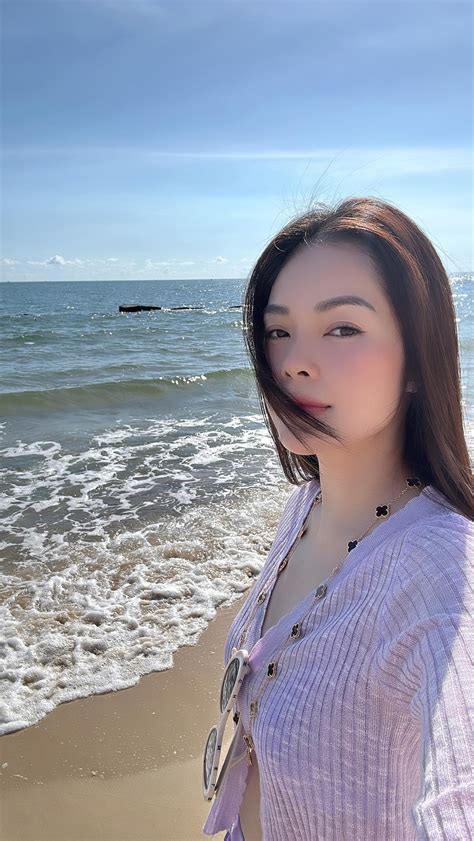 Dương Cẩm Lynh diện bikini khoe body mẹ con