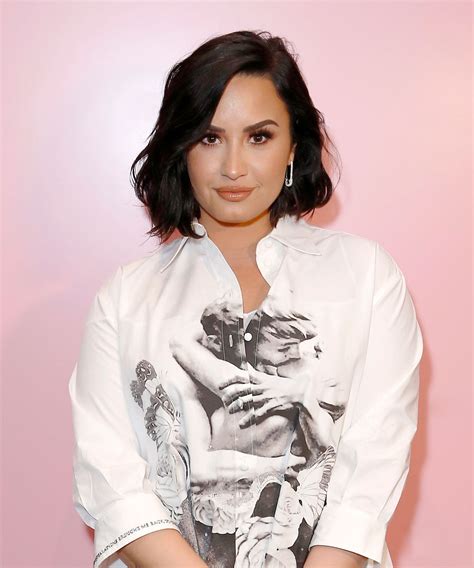 Who has Demi Lovato dated? Demi Lovatos Dating History