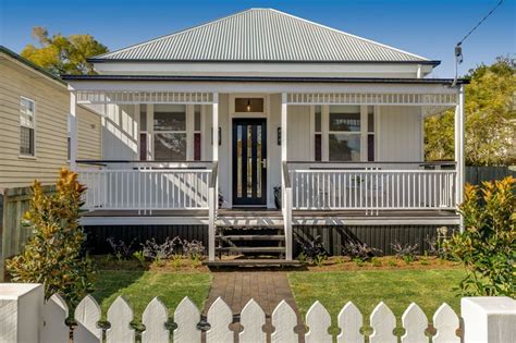 6 Shipley Street East Toowoomba QLD 4350 Domain