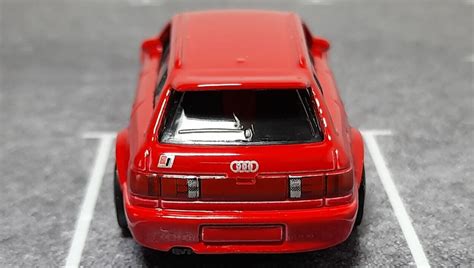 Машинка Базова Hot Wheels Audi Avant RS Factory Fresh HTC Red купити в інтернет