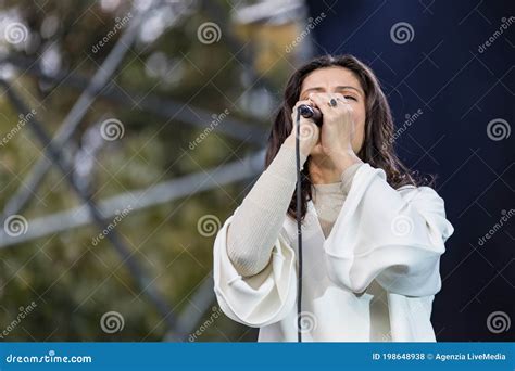 Elisa live in Udine editorial stock photo. Image of band - 198648938