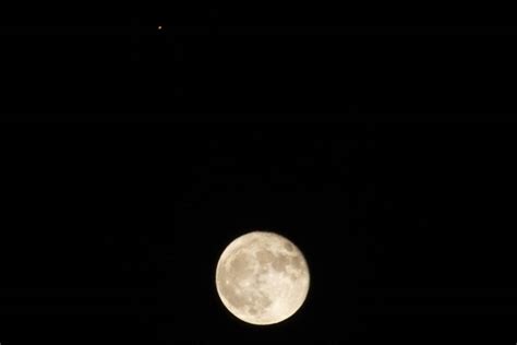 Mars Moon In A Close Encounter High Above Las Vegas — Photos Local