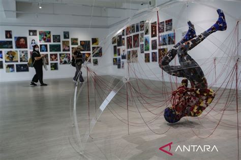 Pameran Seni Karya Seniman Di Tmii Jakarta Antara News