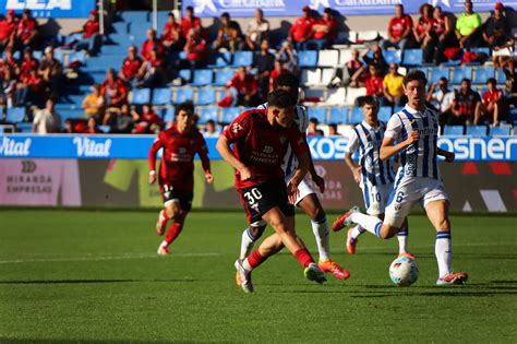 Pablo López sigue fuera y el Mirandés apurará por Carlos y El Jebari