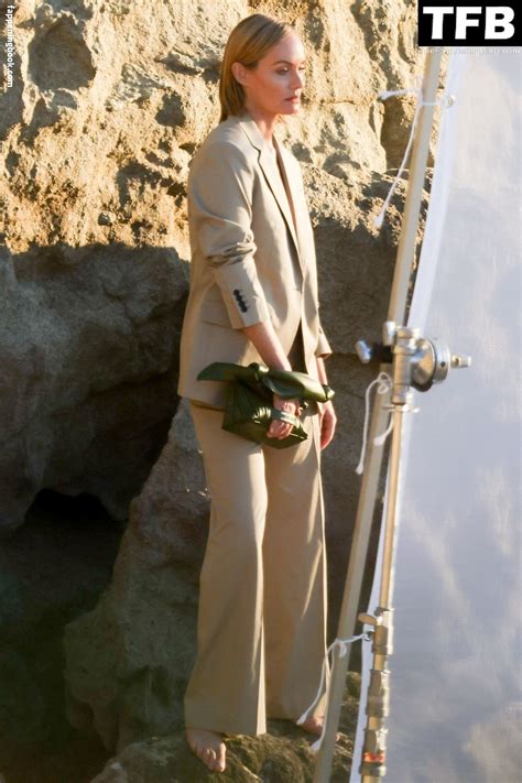 Amber Valletta Nude OnlyFans Leaks Fappening FappeningBook