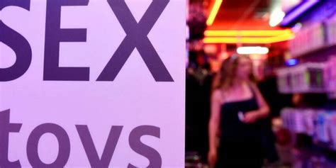 Espagne Des Voleurs De Sex Toys De Luxe Emportent Un Butin Colossal