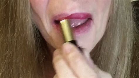 Aariels Manicured Limbs BLUE LIPS AND NAKED THIGHS