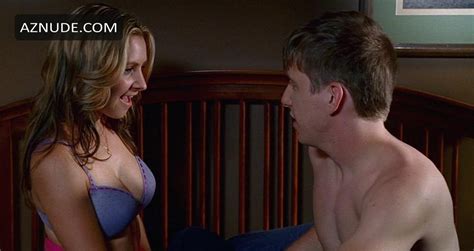 BEVERLEY MITCHELL Nude AZNude