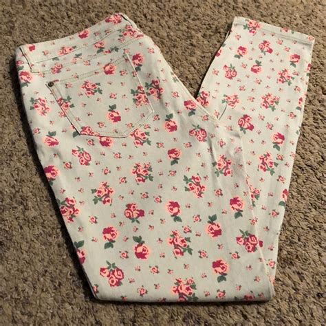 Hot Kiss Skinny Lily Rose Pattern Skinny Jeans Gem