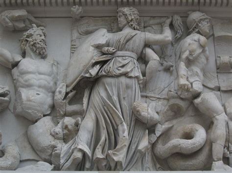 Hecate On Gigantomachy Frieze Pergamon Pergamon Museum Ancient