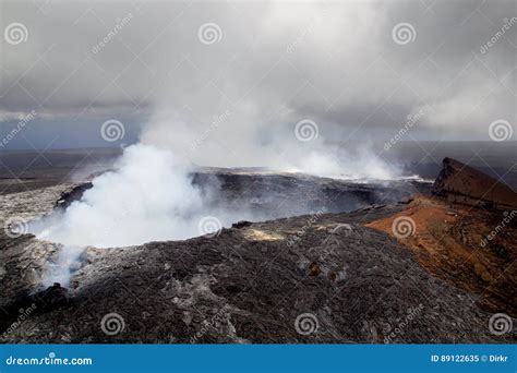 halemaumau crater  kilauea stock image image  fume flow