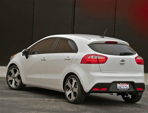 KIA Rio Hatchback Photos and Specs. Photo: KIA Rio Hatchback for sale ...