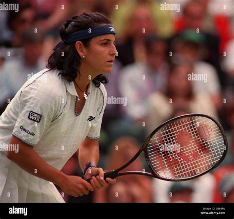 Wimbledon Tennis. Arantxa Sanchez Vicario Stock Photo - Alamy