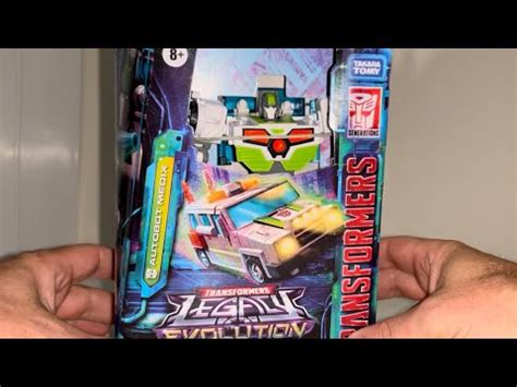 How To Transform Legacy Evolution Autobot Medix Transformers Deluxe