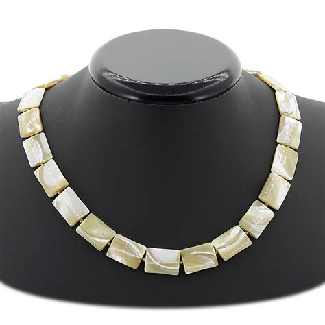 Перламутр бежевый, плоские прямоугольные 13х18мм, бусы длиной 44,45см