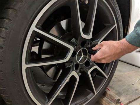 how to get a stuck lug nut off
