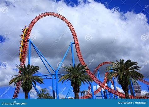 Superman Escape Roller Coaster Ride Drop Editorial Stock Photo - Image: 31006583