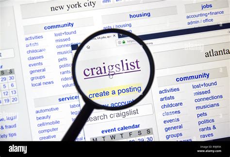 Craiglist online craiglist org hi-res stock photography and images - Alamy