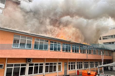 Drama U Centru Banjaluke Gori Zgrada Elektrokrajine Vatra Guta