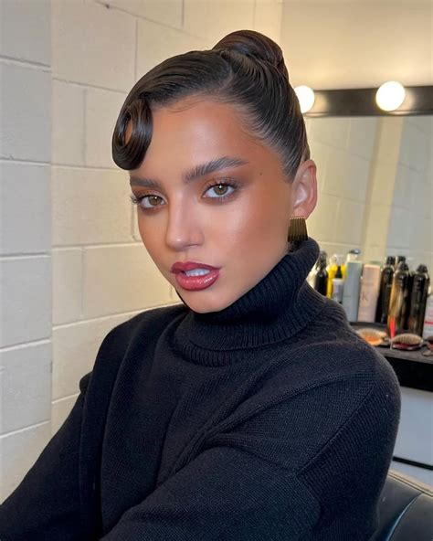 Chic Latina Hairstyles That Are Dominating