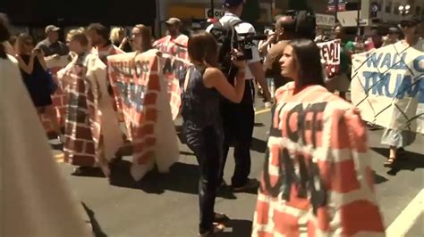 17 arrested at flag-burning protest outside RNC | khou.com