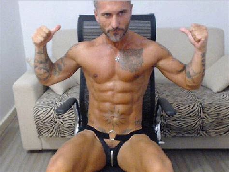 Straight Guys Try Gay Sex At The Office Xnxx