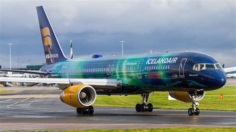 Icelandair Boeing Tf Fiu Hekla Aurora Livery Passing T Flickr