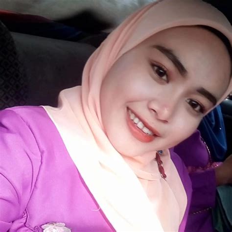 Want A Person To Fuck My Tight Pussy Petaling Jaya