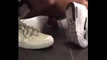 FLAGRA BANHEIRO PÚBLICO 4 XVIDEOS