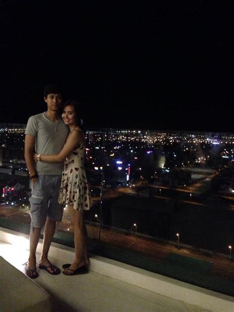 Nh Ng Ng Ch Ng V A Gi U C V A Phong C A Hot Girl Vi T