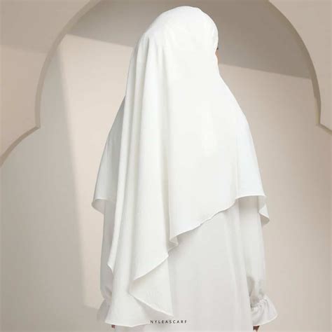 Litup Khimar In White Nyleascarf